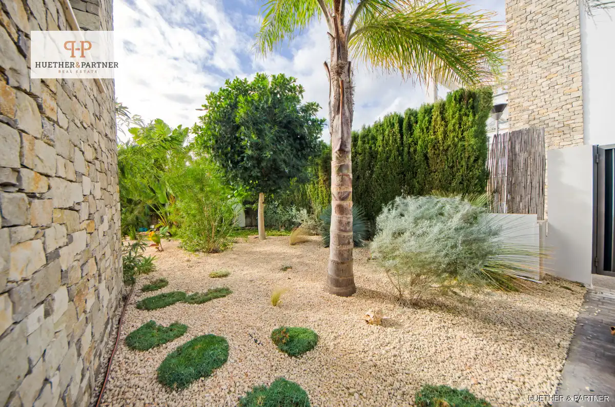 Garden of Houses for sale in Manacor  with Air Conditioner and Furnished