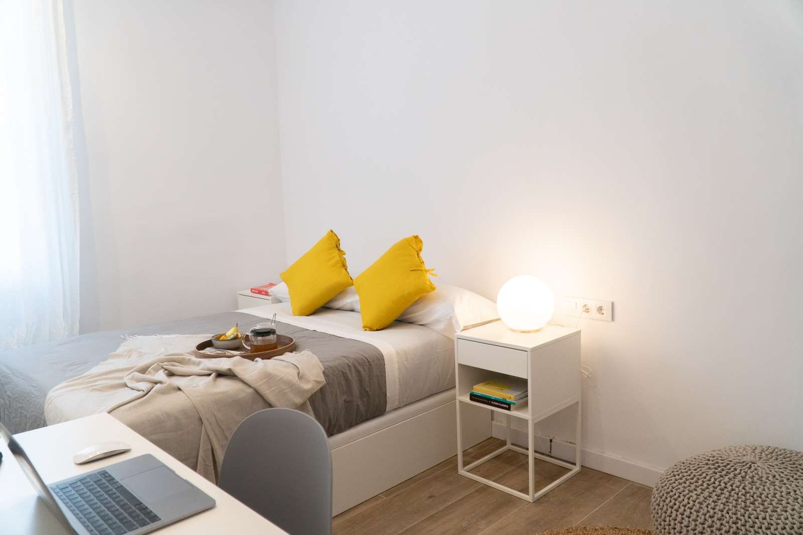 Bedroom of Flat to share in  Barcelona Capital  with Terrace