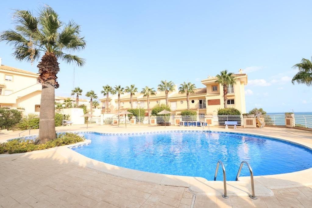 Piscina de Apartament en venda en Orihuela amb Terrassa, Traster i Moblat