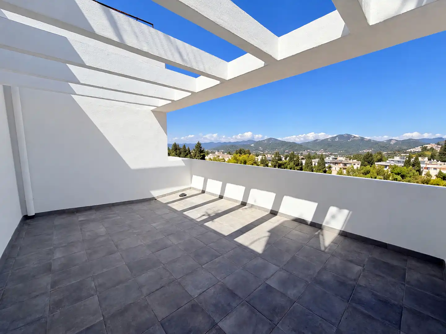 Penthouse with terrace for sale in Carrer de l'Infant Pagà, imagen 4