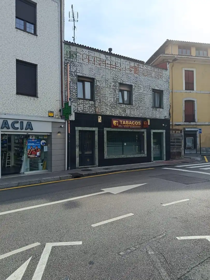 Vista exterior de Pis en venda en Oviedo  amb Terrassa i Moblat