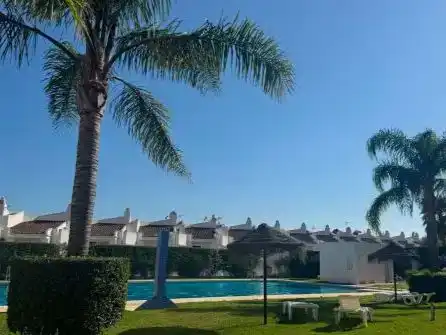 Vista exterior de Pis en venda en Benalmádena amb Jardí privat, Traster i Piscina