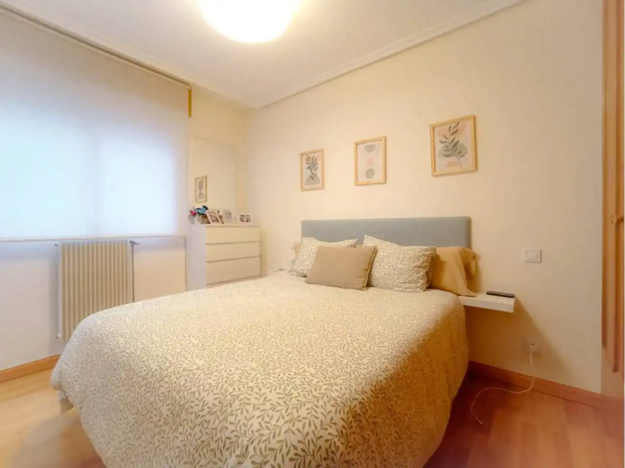 Dormitori de Apartament en venda en Burgos amb Calefacció, Parquet i Traster