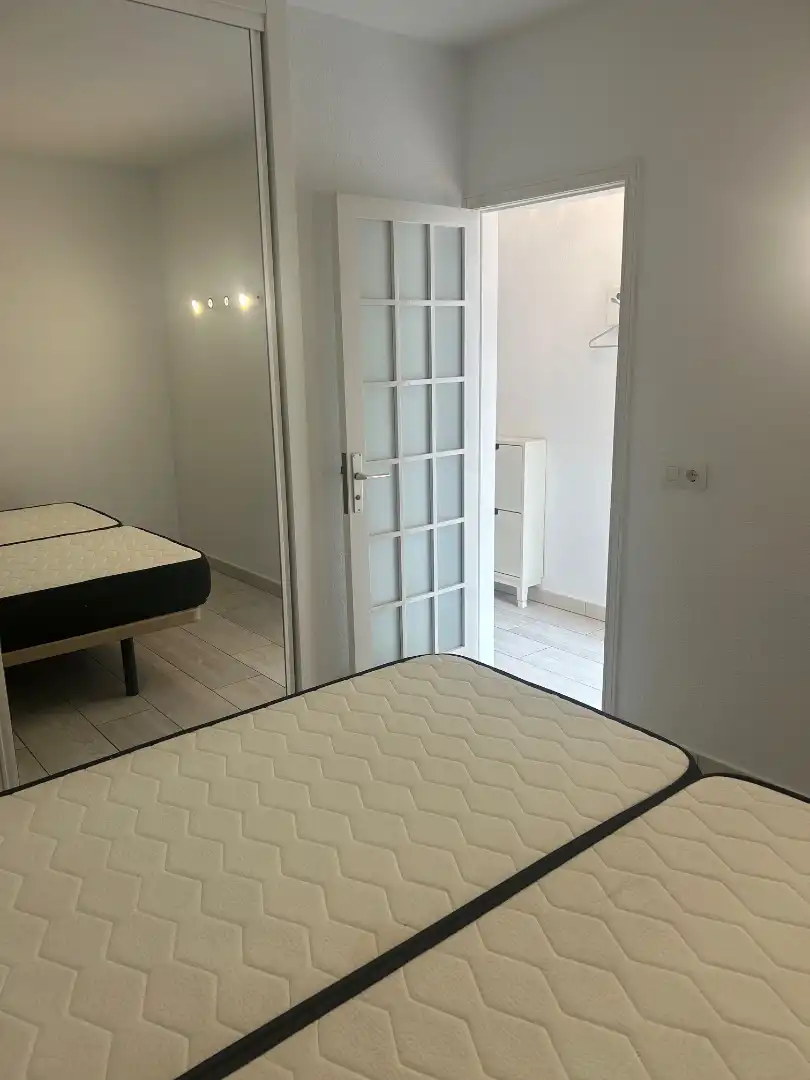 Schlafzimmer von Erdgeschoss zum Verkauf in Adeje mit Terrasse, Ofen und Waschmaschine