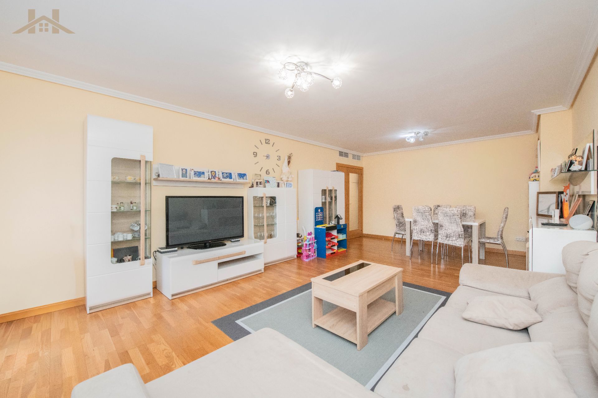 Living room of Flat for sale in Arganda del Rey  with Air Conditioner, Heating and Parquet flooring