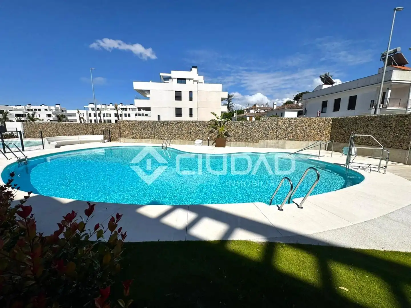 Piscina de Piso en venta en Sanlúcar de Barrameda con Jardín privado, Terraza y Trastero