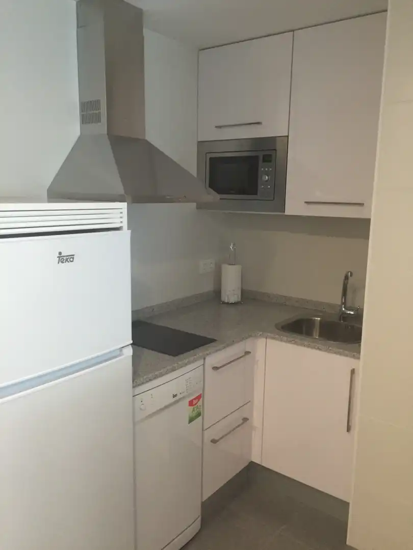 Cuina de Pis de lloguer en  Pamplona / Iruña amb Calefacció, Parquet i Moblat