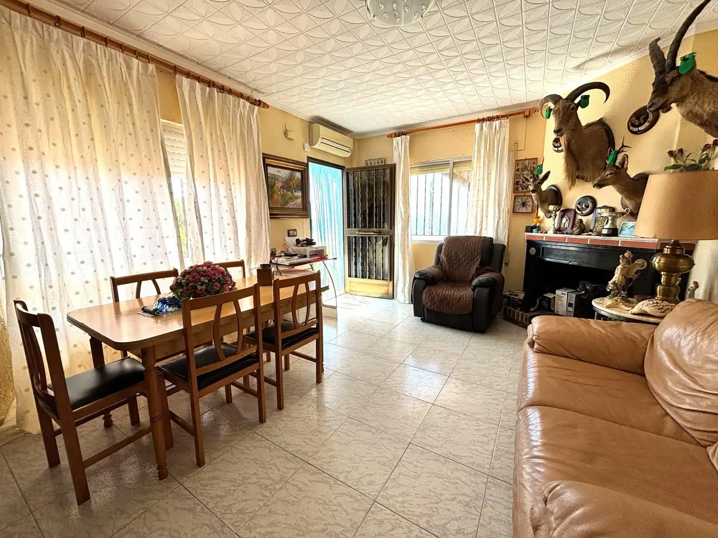 Wohnzimmer von Einfamilien-Reihenhaus zum Verkauf in Los Alcázares mit Klimaanlage und Privatgarten