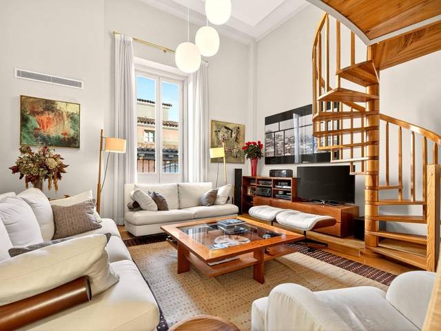 Piso en Venta en C. del Amor de Dios en Cortes - Huertas