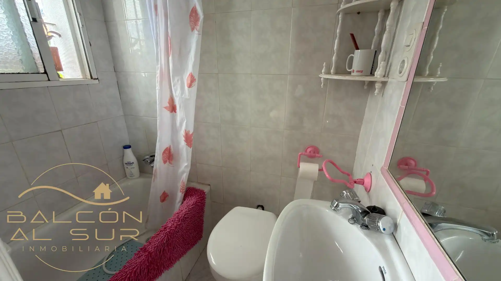 Bany de Casa o xalet en venda en Rota amb Terrassa, Traster i Balcó