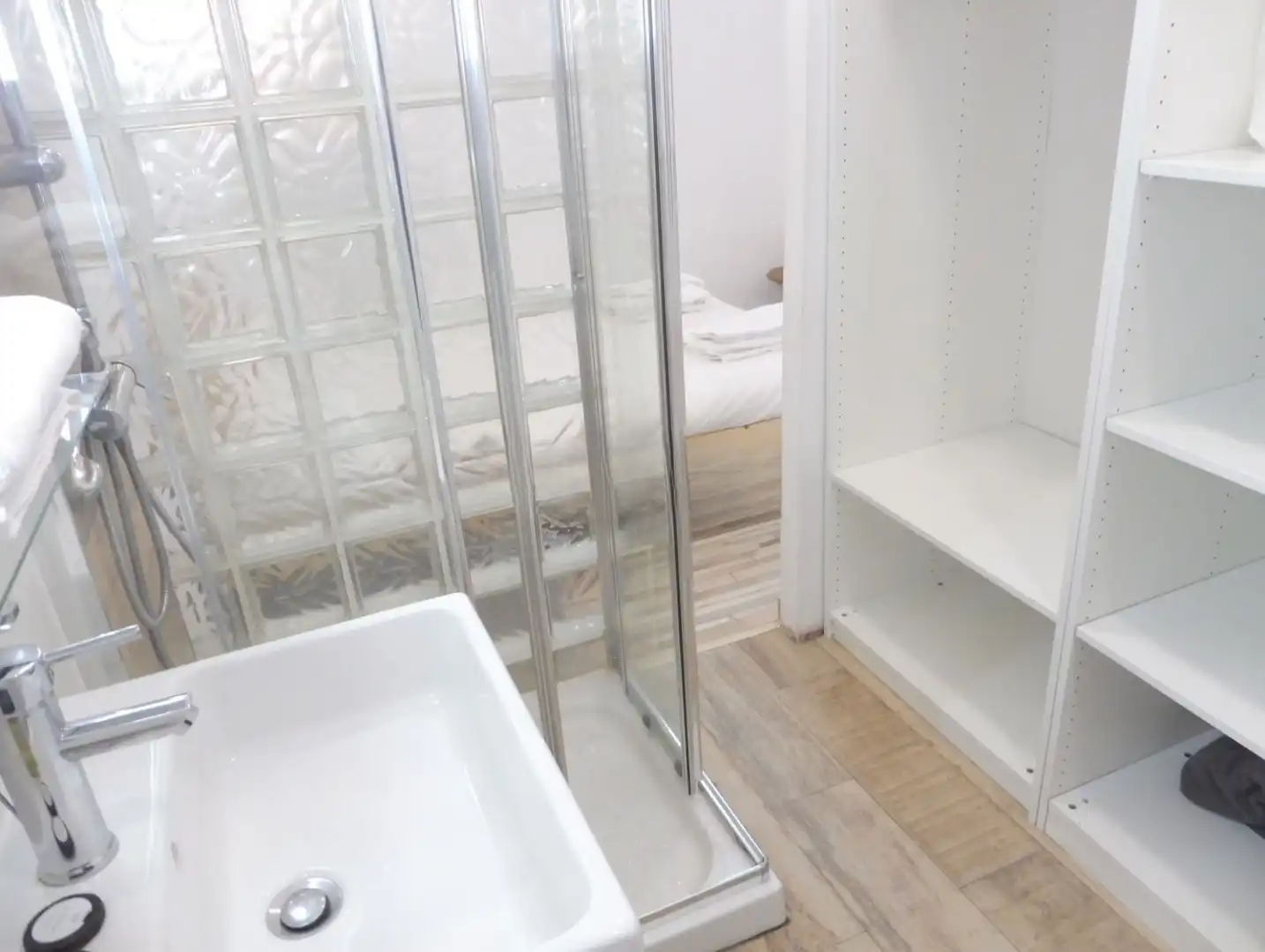 Baño de Piso de alquiler en Madrid con Parquet, Amueblado y Horno