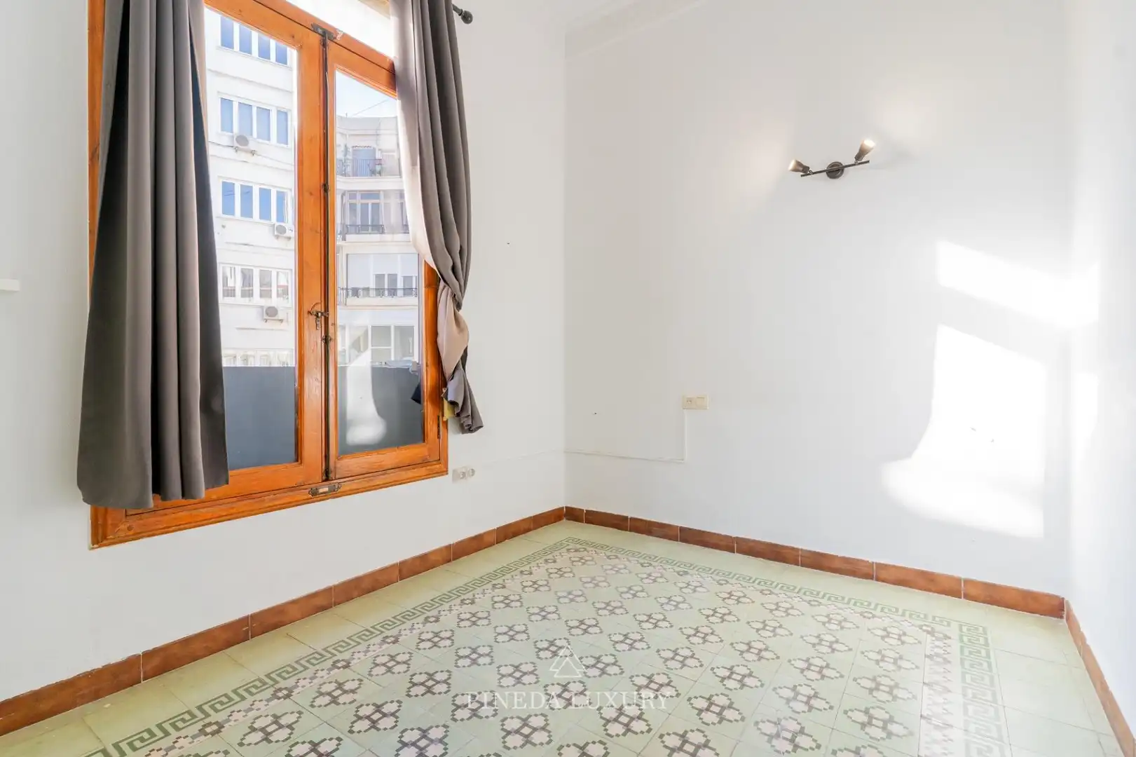 Schlafzimmer von Wohnung zum Verkauf in Valencia mit Heizung und Balkon