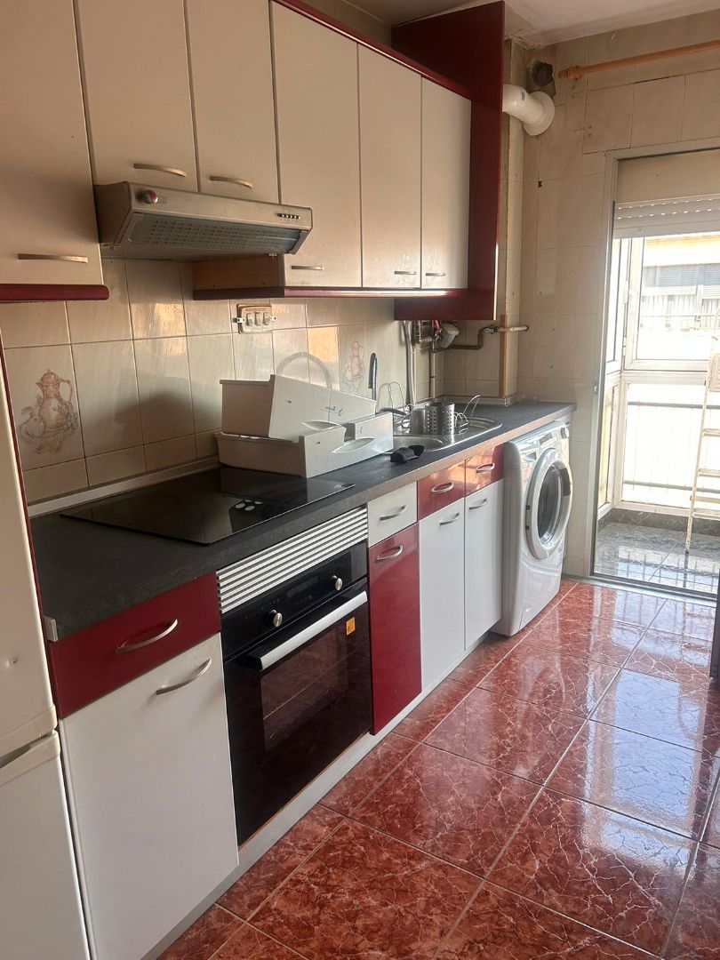 Cocina de Piso en venta en  Zaragoza Capital con Calefacción, Amueblado y Horno
