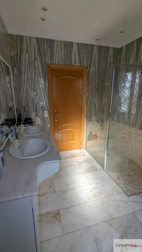 Badezimmer von Haus oder Chalet zur Miete in Riba-roja de Túria mit Klimaanlage, Heizung und Privatgarten