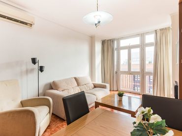 Flat with balcony to rent in Norte