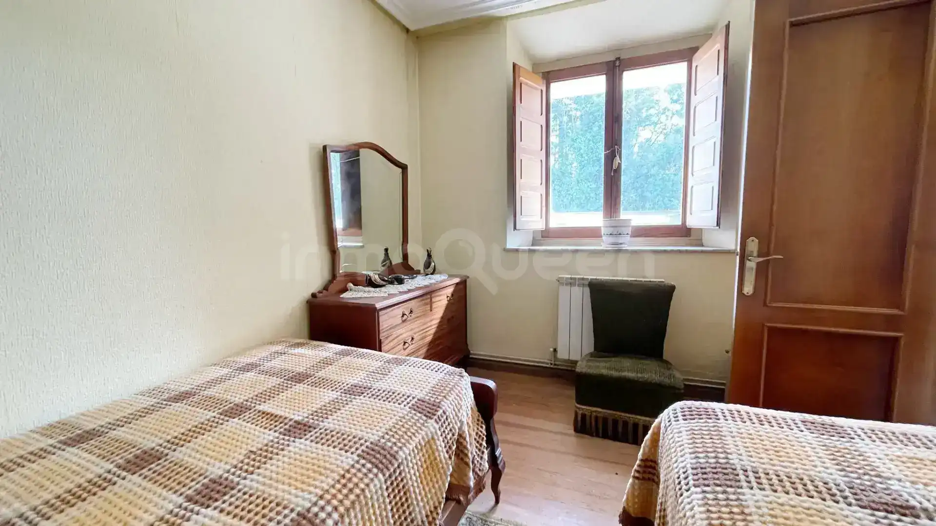 Bedroom of Houses for sale in Nava  with Terrace