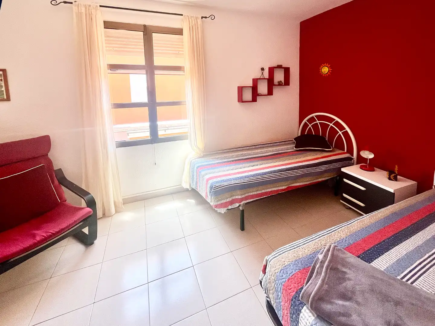 Dormitori de Casa adosada en venda en Granadilla de Abona amb Aire condicionat, Moblat i Piscina comunitària