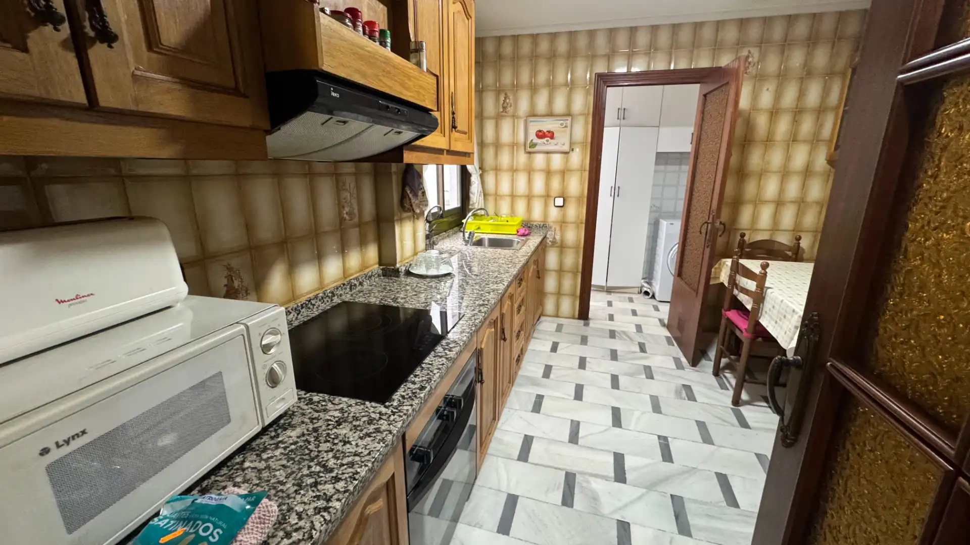 Cocina de Piso en venta en Dolores con Amueblado, Horno y Lavadora