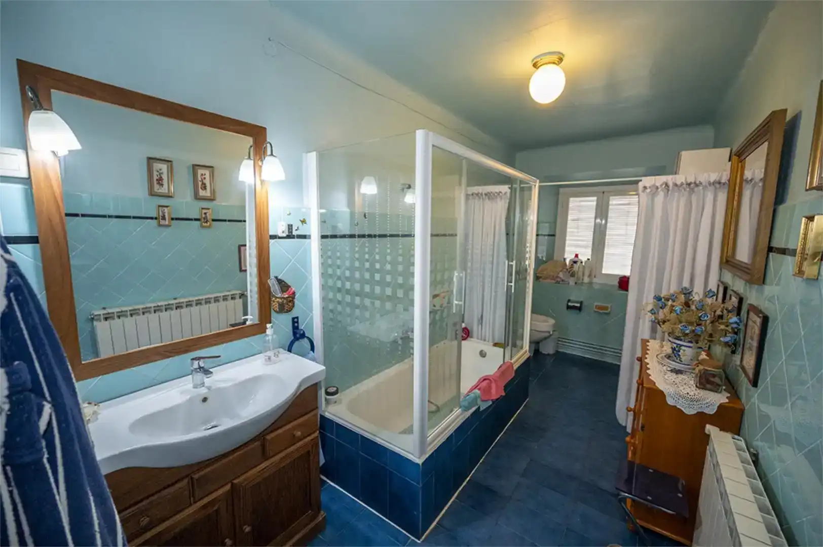 Baño de Dúplex para compartir en Las Pedroñeras    con Parquet, Amueblado y Horno