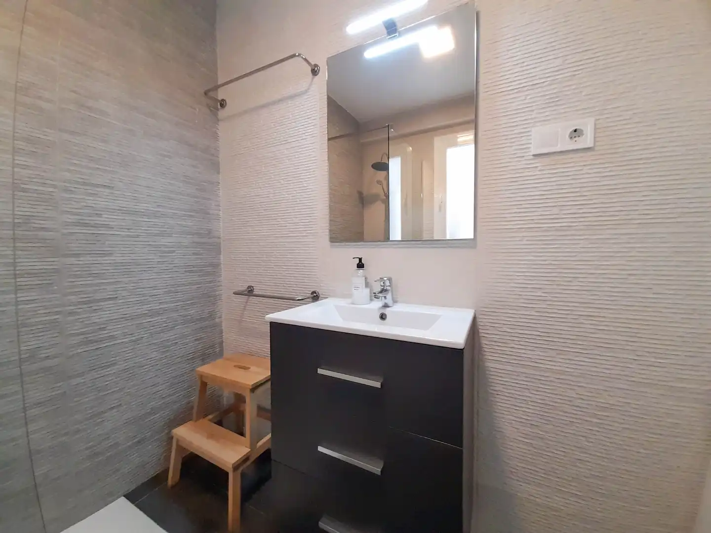 Bathroom of Flat for rent in Madrid  with Heating, Furnished and Oven