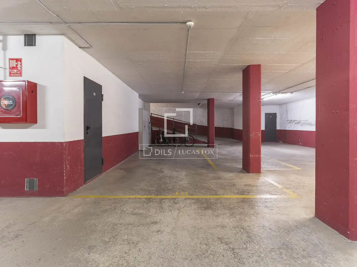 Parking of Flat for sale in Barcelona  with Air Conditioner, Terrace and Storage room
