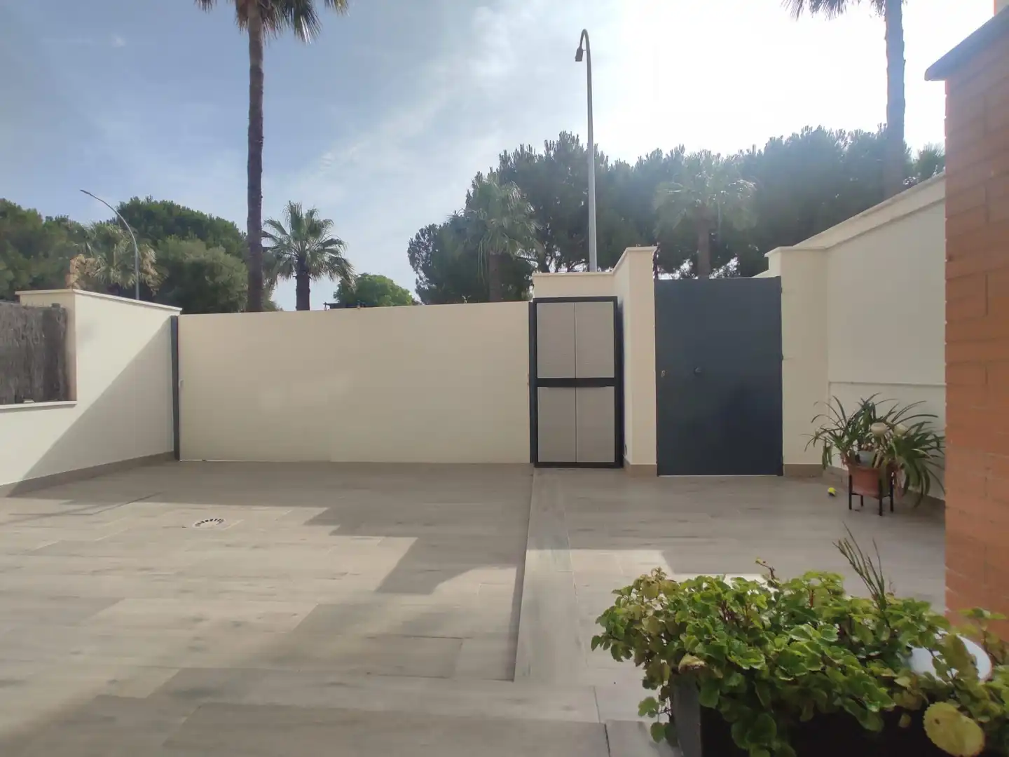 Parking de Casa adosada de alquiler en Alcalá de Guadaira con Aire acondicionado, Calefacción y Jardín privado