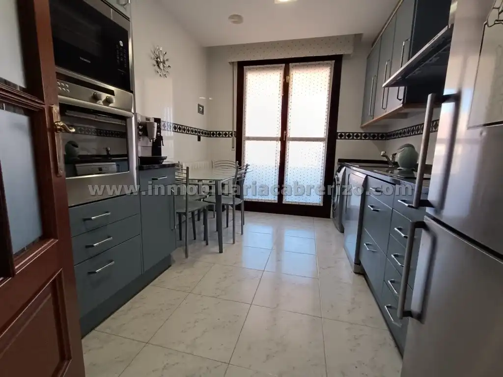 Flat for sale in Calle Rodrigo de Arriaga Mendo, Residencia