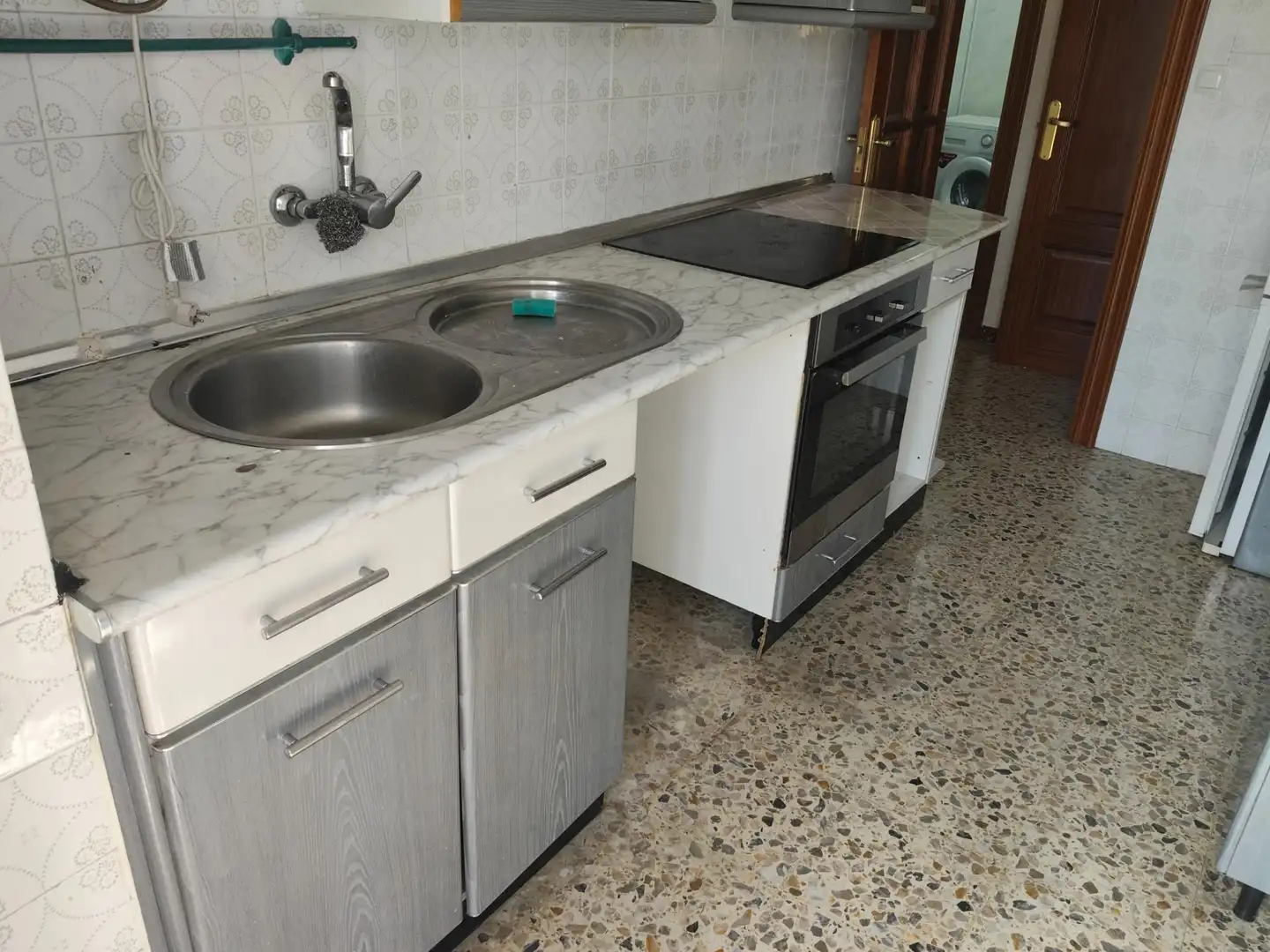 Kitchen of Flat for sale in Zaragoza  with Heating, Terrace and Storage room