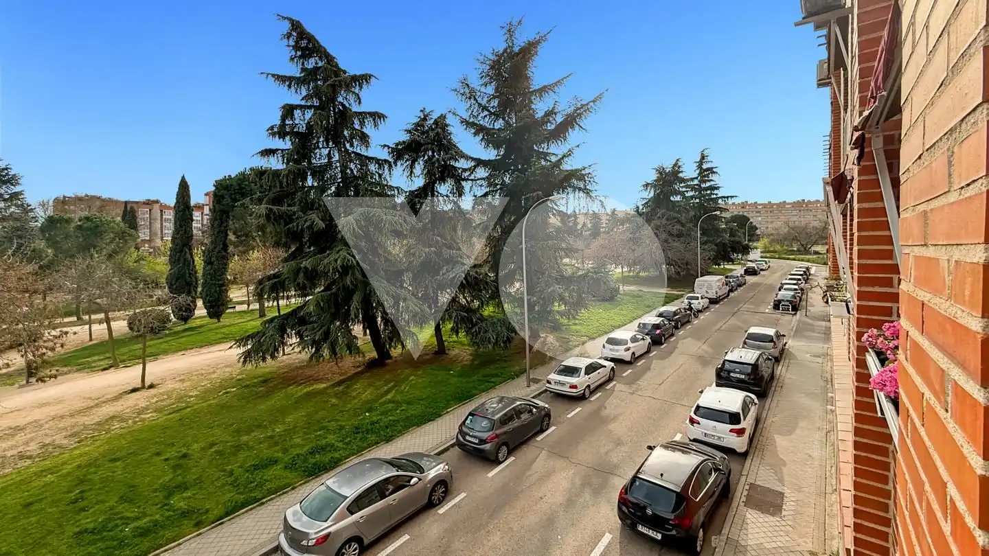Vista exterior de Piso en venta en Madrid con Aire acondicionado, Calefacción y Jardín privado