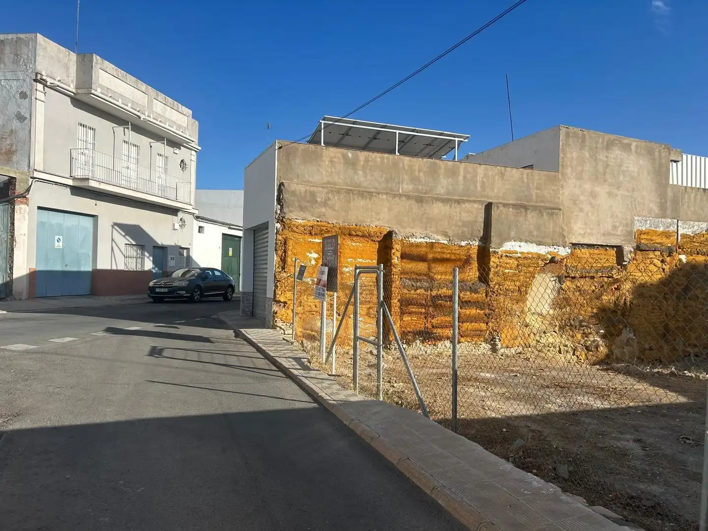 Vista exterior de Residencial en venta en Utrera