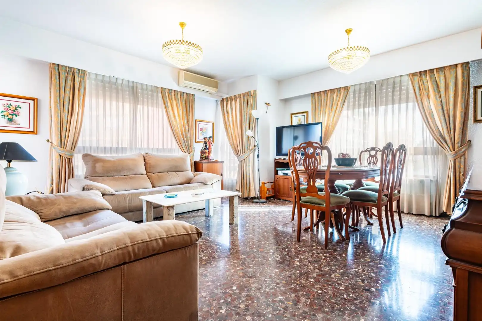 Living room of Flat for sale in Mislata  with Air Conditioner, Heating and Balcony
