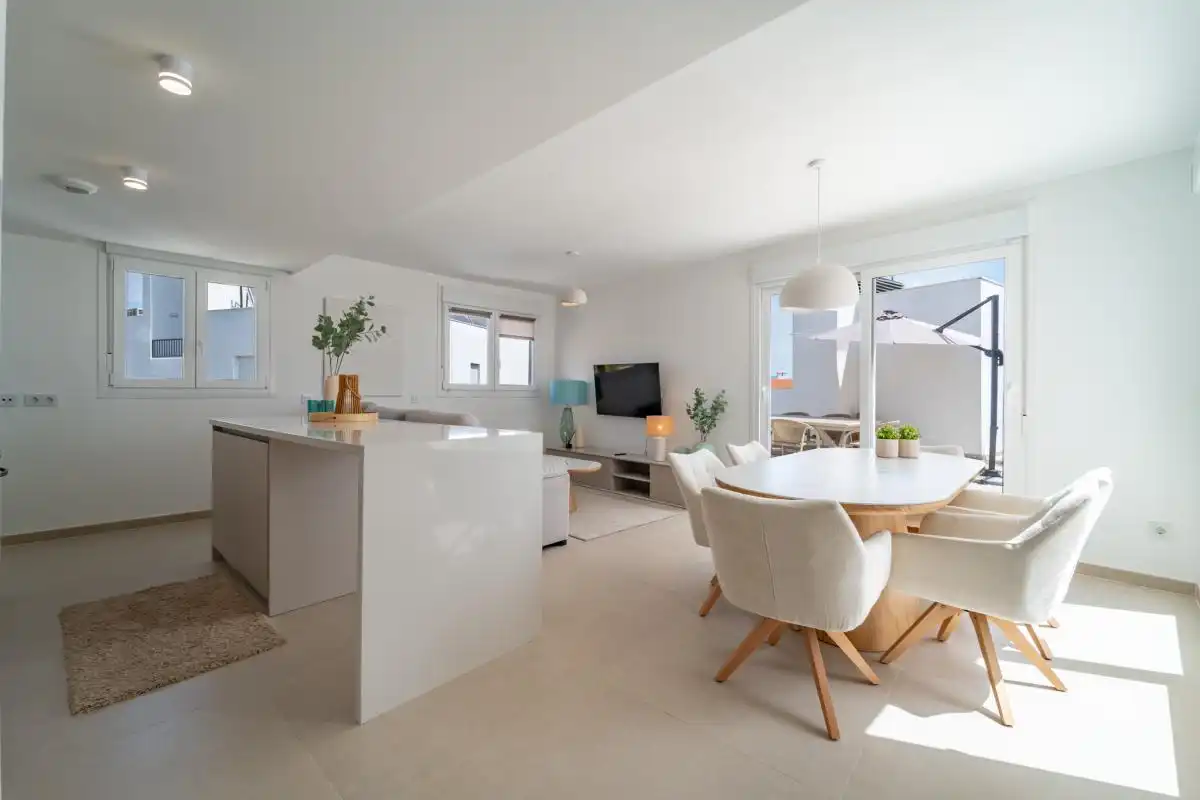 Esszimmer von Wohnung zum Verkauf in Manilva mit Klimaanlage, Heizung und Privatgarten