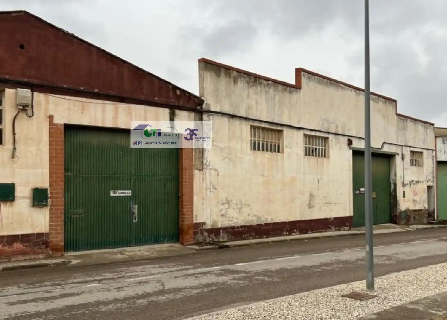 Nau industrial en venda a AVDA SAN ANTONIO