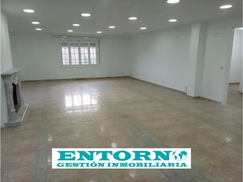 Casa o chalet en venta en Santa Perpètua de Mogoda con Jardín privado, Terraza y Trastero