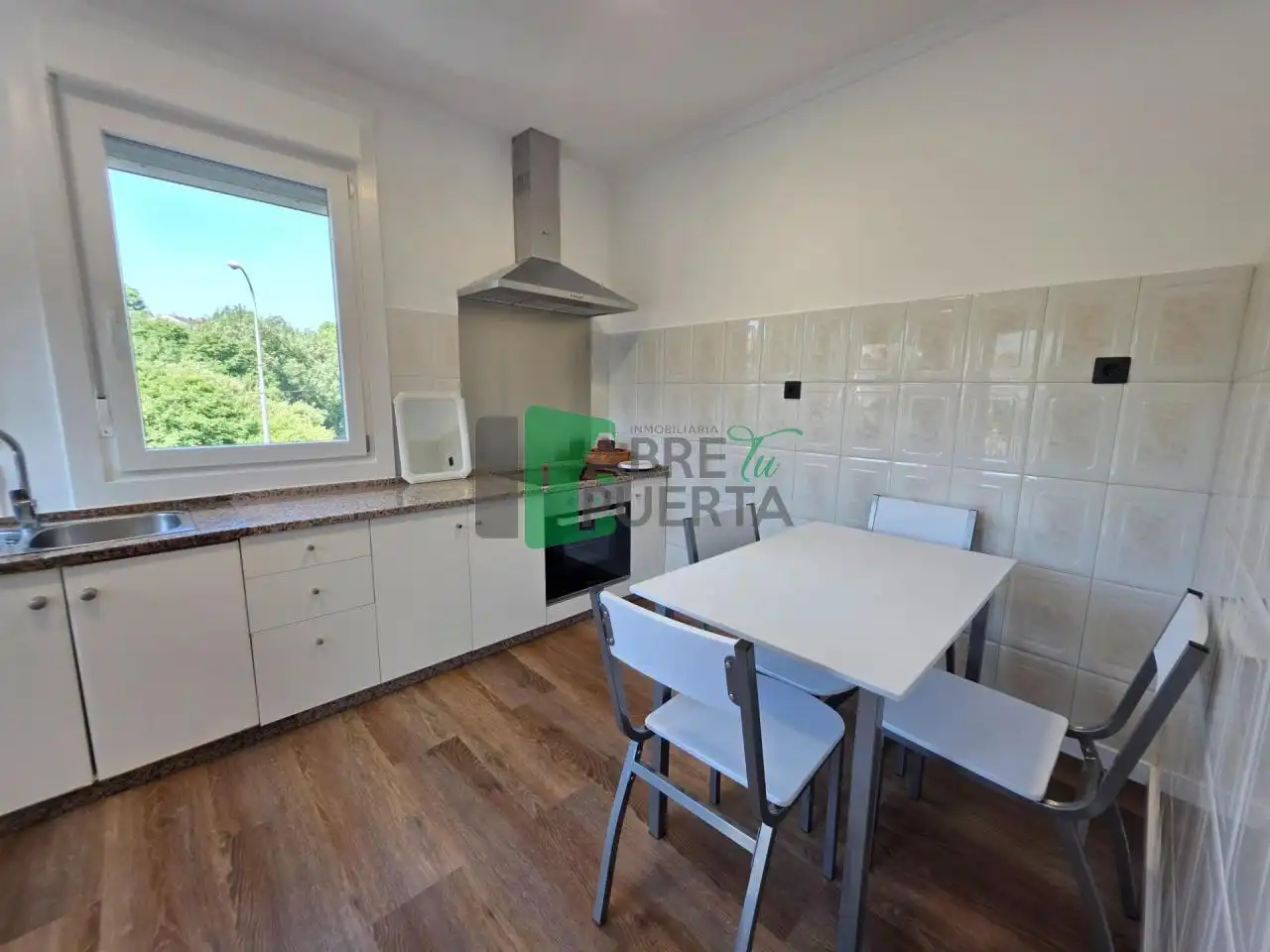 Cuina de Casa o xalet de lloguer en Ourense Capital  amb Calefacció i Moblat