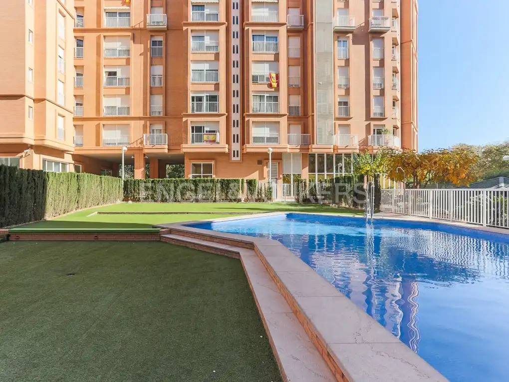 Piscina de Àtic de lloguer en Valencia amb Aire condicionat, Calefacció i Parquet