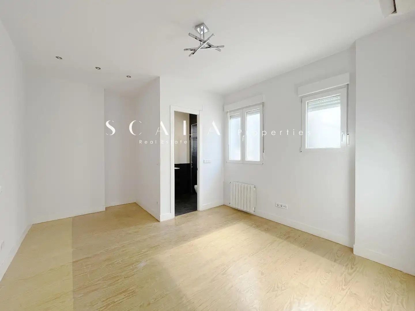 Bedroom of Attic for sale in Madrid  with Air Conditioner, Heating and Terrace