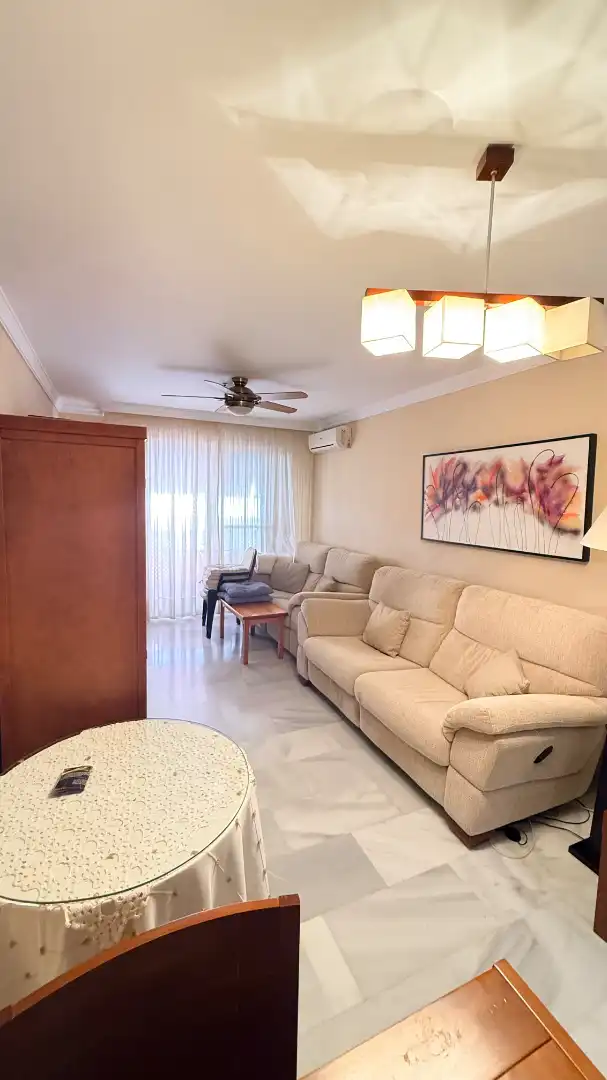 Sala de estar de Piso en venta en Marbella con Terraza, Amueblado y Horno