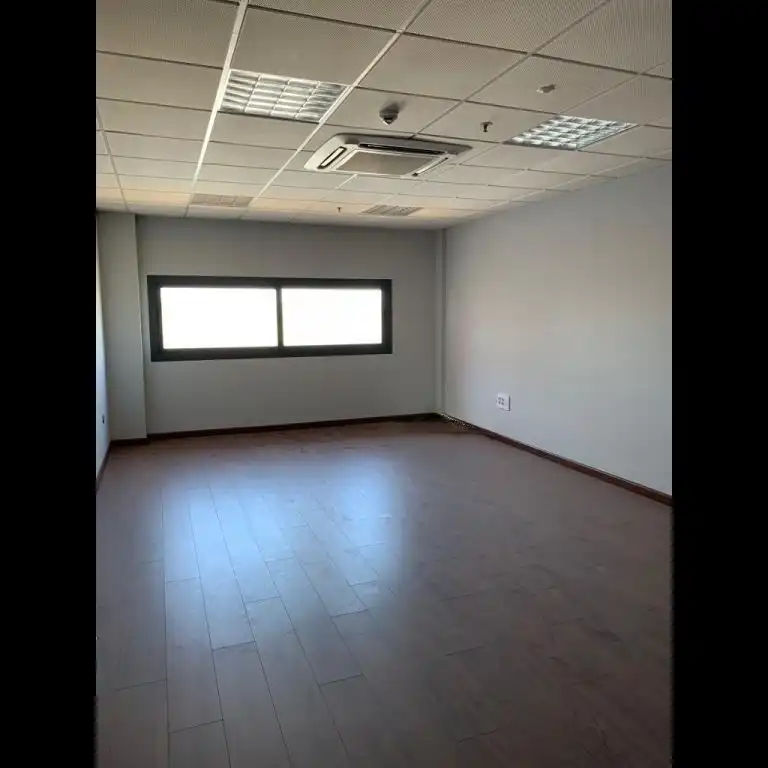Oficina amb ascensor en venda a Salteras, imagen 3
