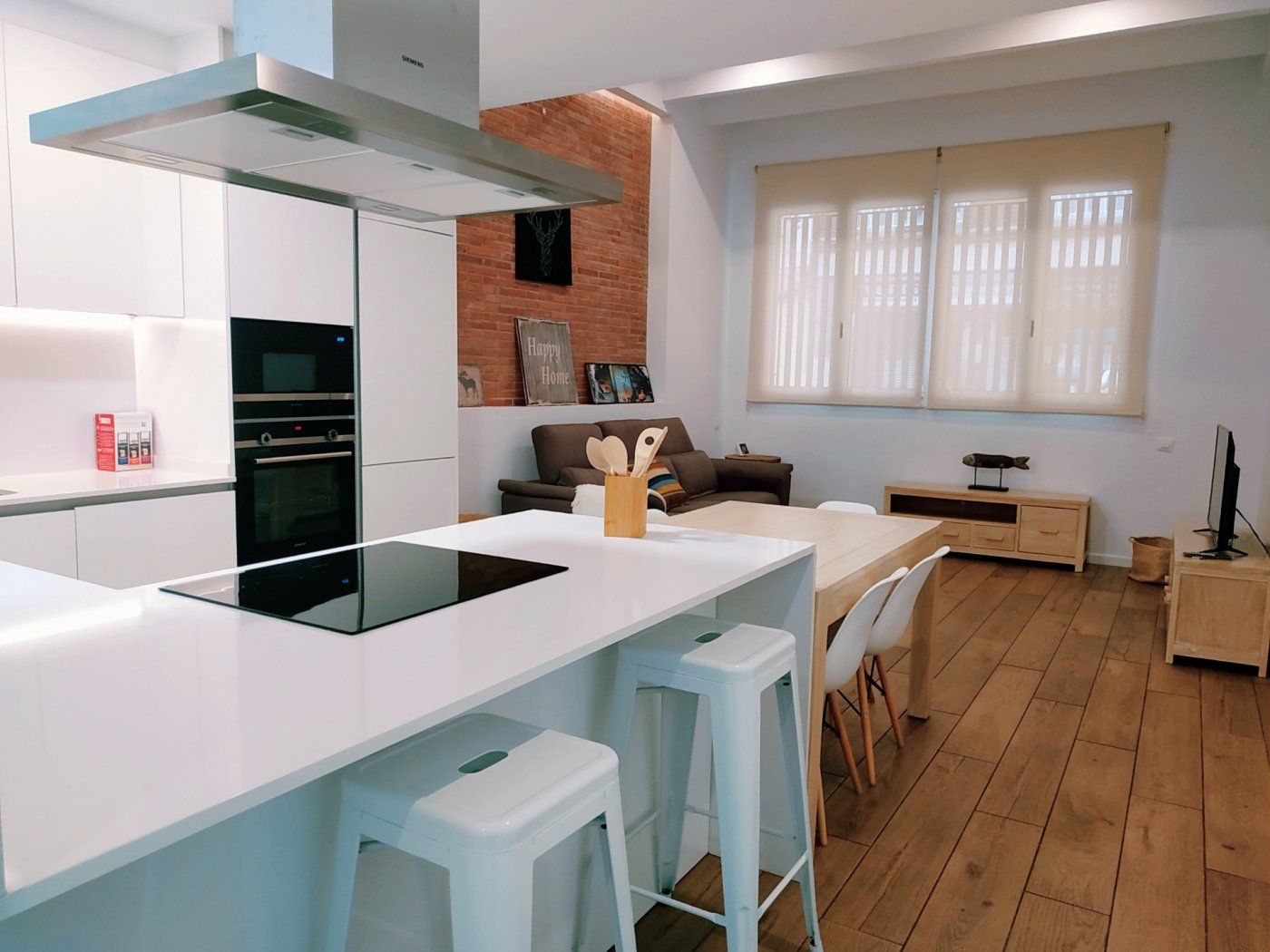 Cocina de Planta baja de alquiler en  Barcelona Capital con Aire acondicionado, Calefacción y Parquet