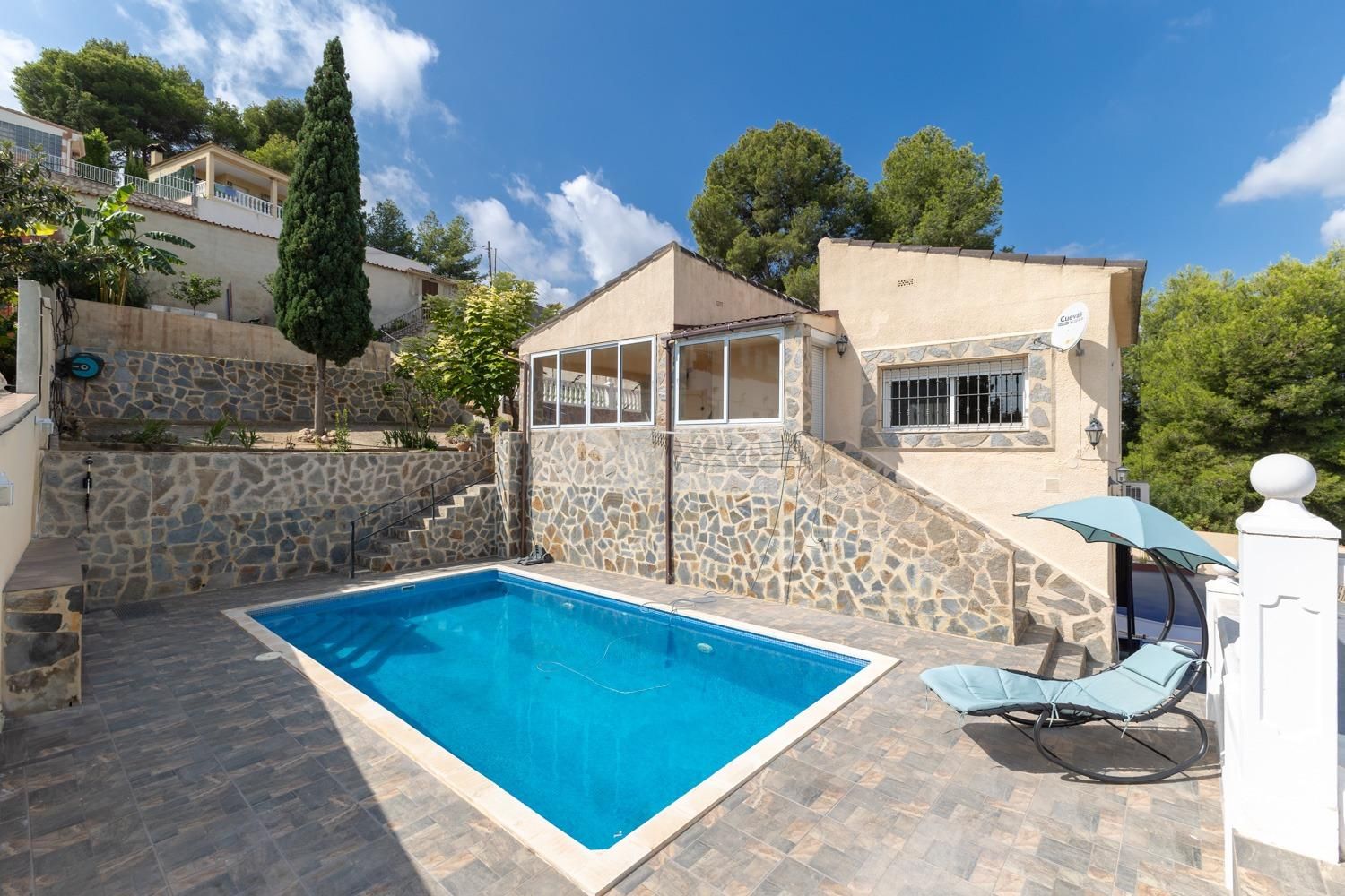 Swimming pool of House or chalet for sale in Chiva  with Heating, Private garden and Terrace