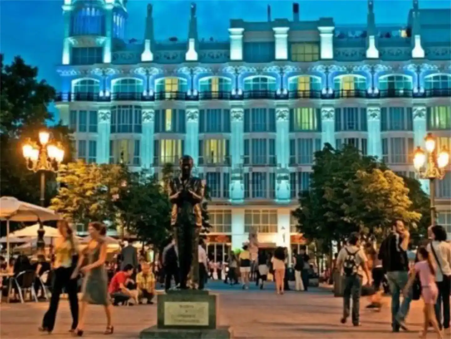 Außenansicht von Maisonette zur Miete in Madrid mit Klimaanlage und Möbliert