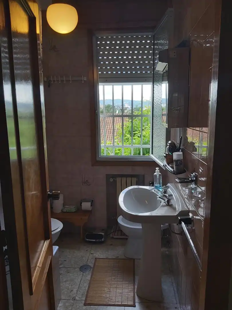 Bathroom of Houses for sale in Ourense Capital 
