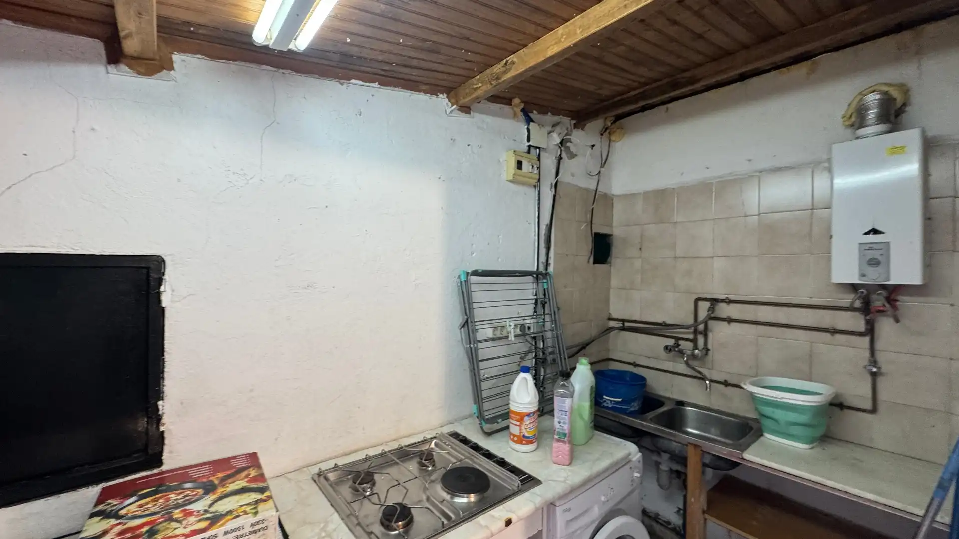 Cuina de Casa o xalet en venda en Santas Martas amb Aire condicionat, Calefacció i Jardí privat