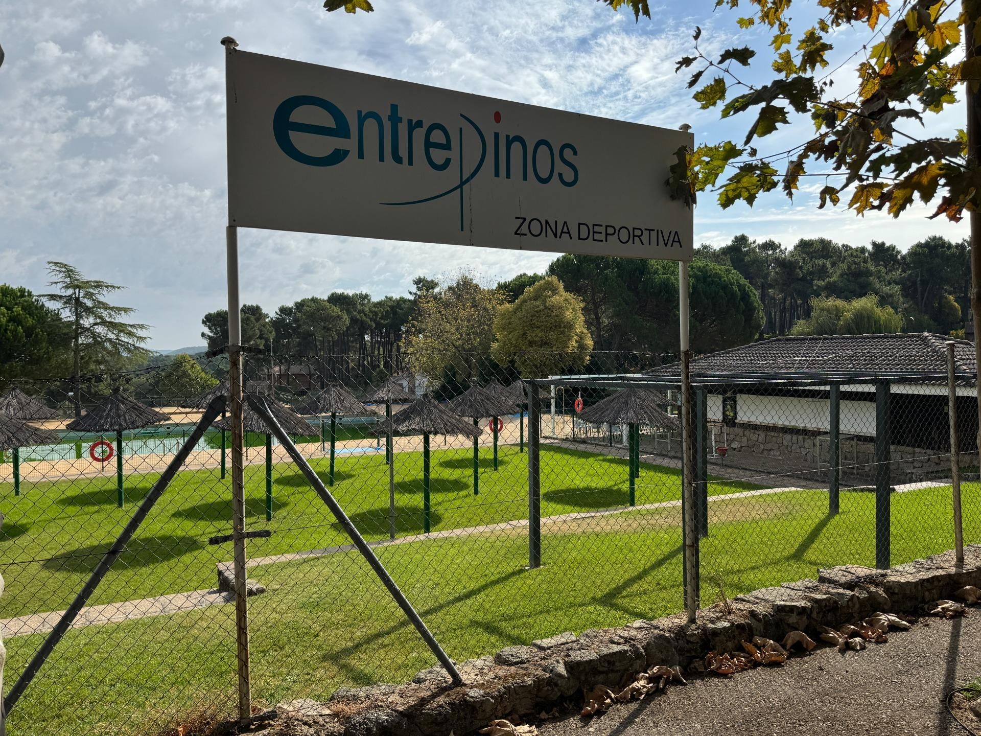 Vista exterior de Casa o chalet en venta en Cadalso de los Vidrios