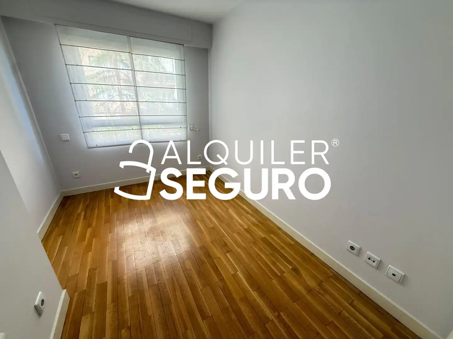 Habitación de Piso de alquiler en Madrid con Aire acondicionado, Calefacción y Piscina