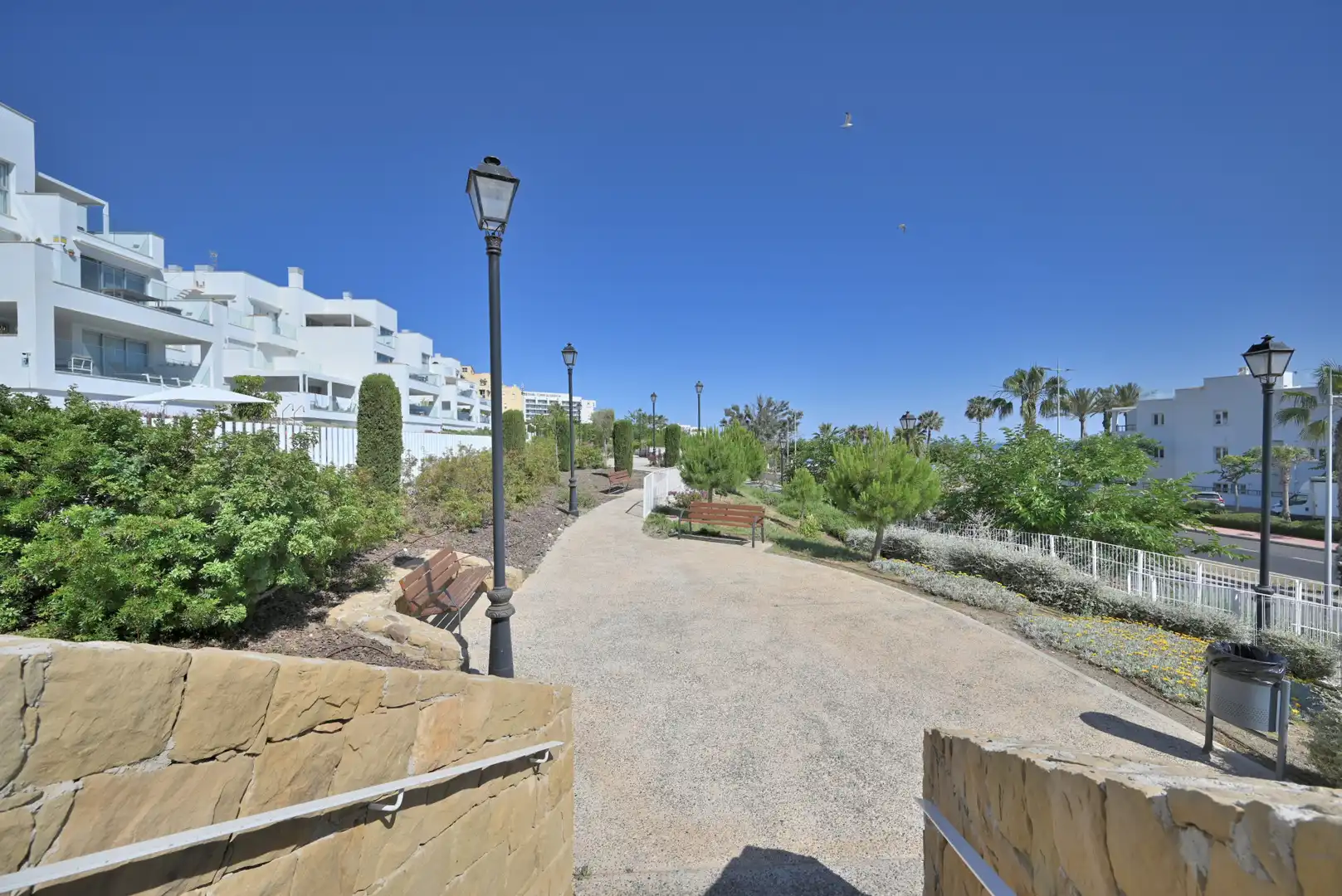 Vista exterior de Apartament en venda en Benalmádena amb Aire condicionat, Piscina i Balcó