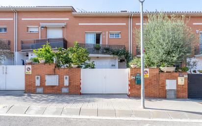 Vista exterior de Casa o xalet en venda en Abrera amb Aire condicionat, Calefacció i Terrassa