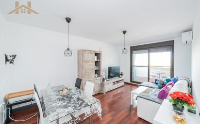Living room of Flat for sale in Navalcarnero  with Air Conditioner, Heating and Parquet flooring
