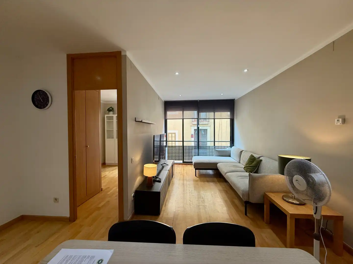 Sala d'estar de Pis en venda en Barcelona amb Calefacció, Parquet i Forn